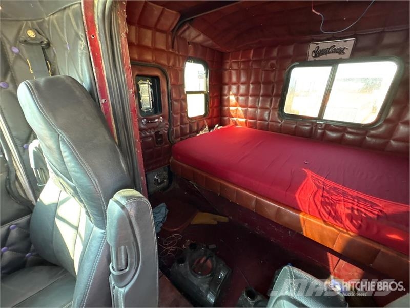 Peterbilt 379 Trekkers