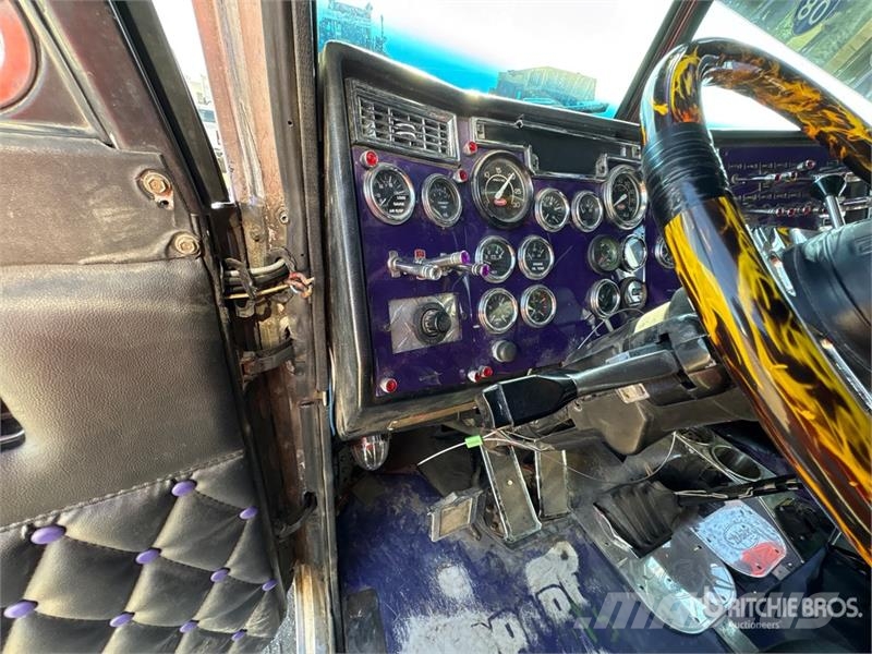Peterbilt 379 Trekkers