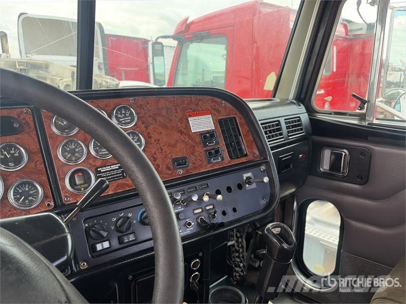 Peterbilt 379 6x4 Cab and Chassis (Inoperable) Cabines e interior