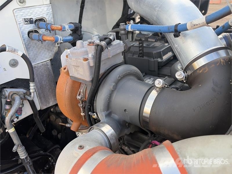 Peterbilt 382 4000 gal 6x4 Water Truck Tovornjaki za vodo