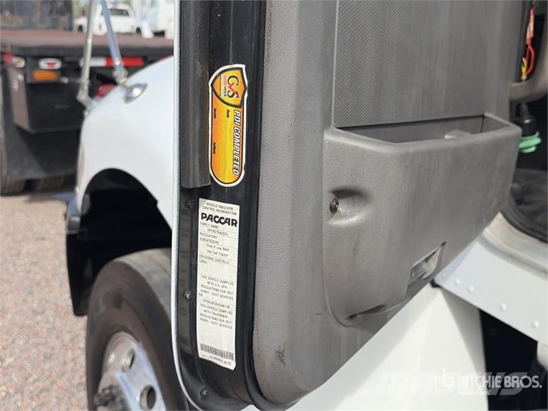 Peterbilt 382 4000 gal 6x4 Water Truck Tovornjaki za vodo