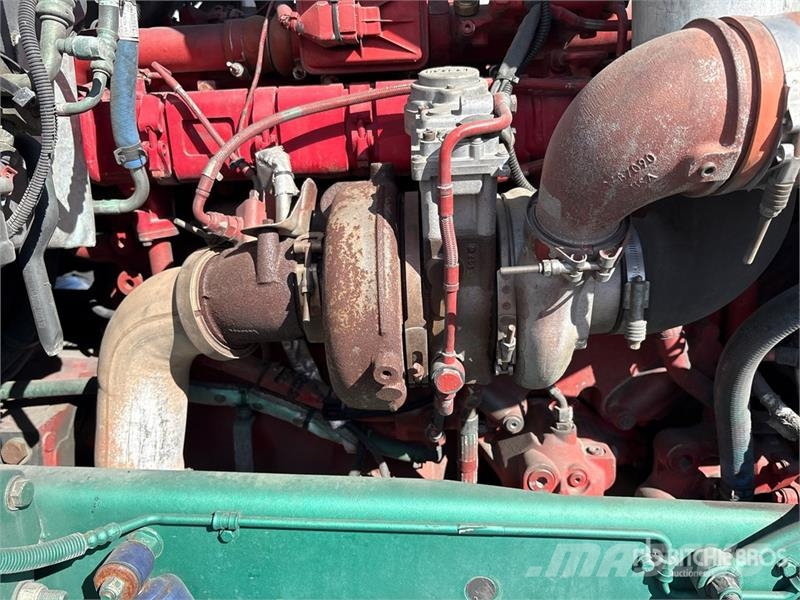 Peterbilt 384 Tractor Units