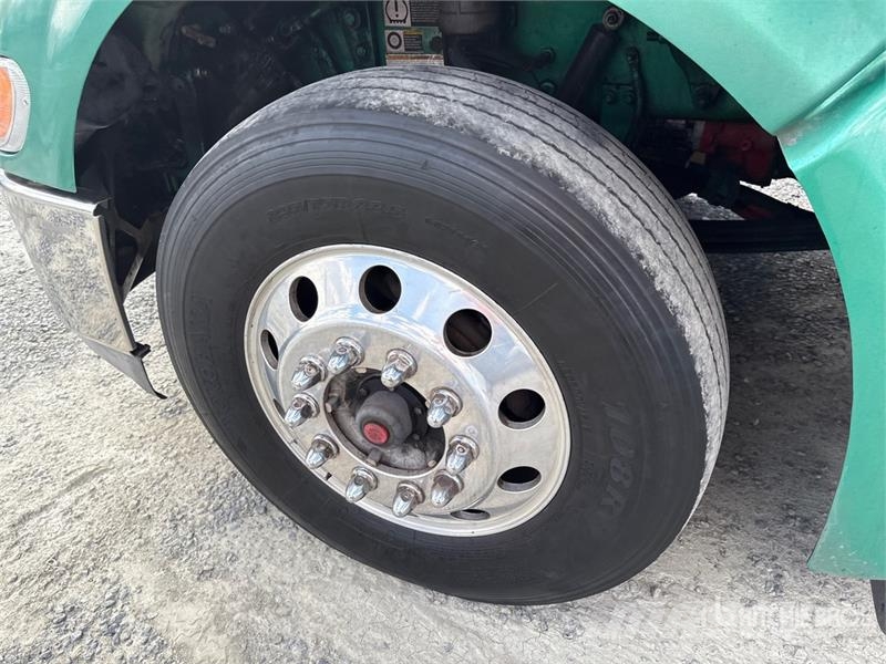 Peterbilt 384 Tractor Units