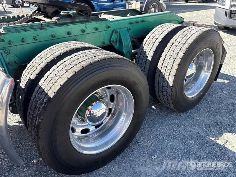 Peterbilt 384 Tractor Units