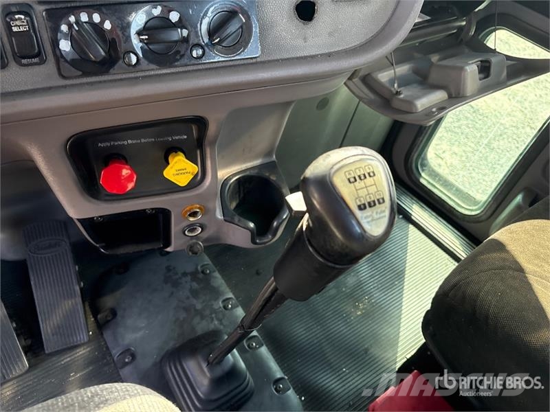 Peterbilt 384 Tractor Units