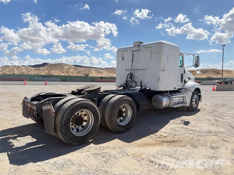 Peterbilt 384 Traktorske jedinice
