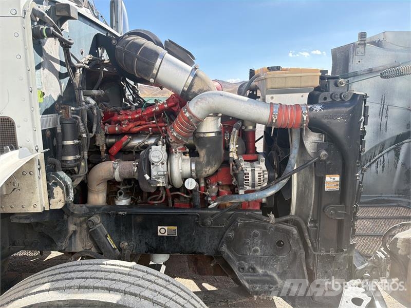 Peterbilt 384 Traktorske jedinice