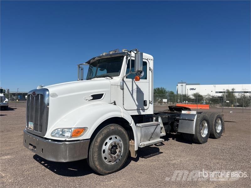 Peterbilt 384 Vlačilci