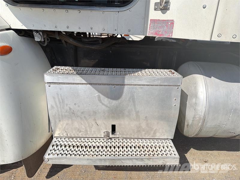 Peterbilt 384 Traktorske jedinice