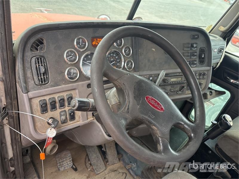 Peterbilt 384 Autotractoare