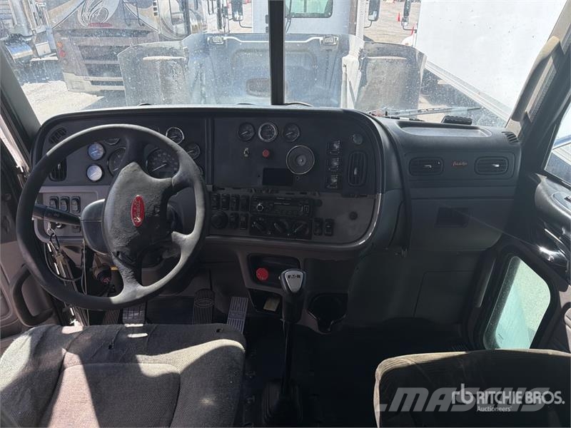 Peterbilt 384 Traktorske jedinice