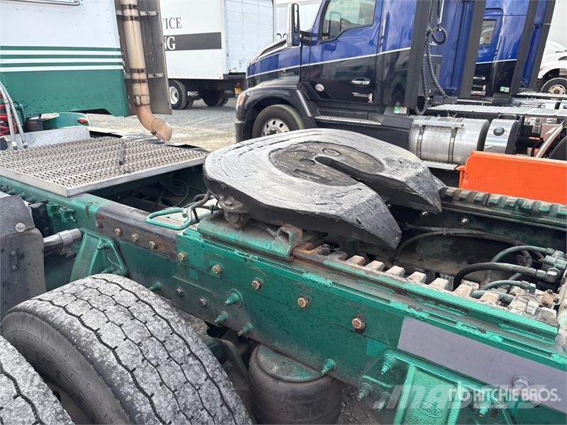 Peterbilt 384 Tractor Units