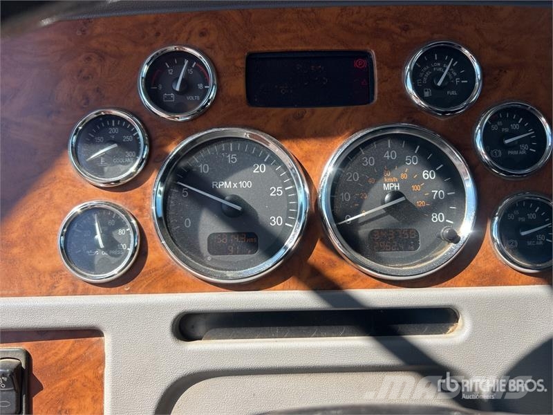 Peterbilt 384 Vlačilci