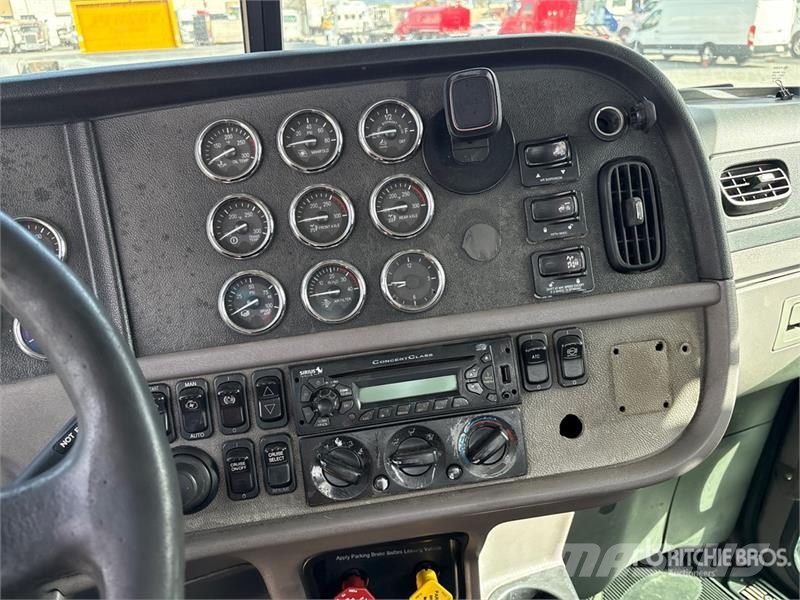 Peterbilt 384 Tegljači