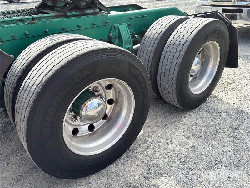 Peterbilt 384 Tegljači