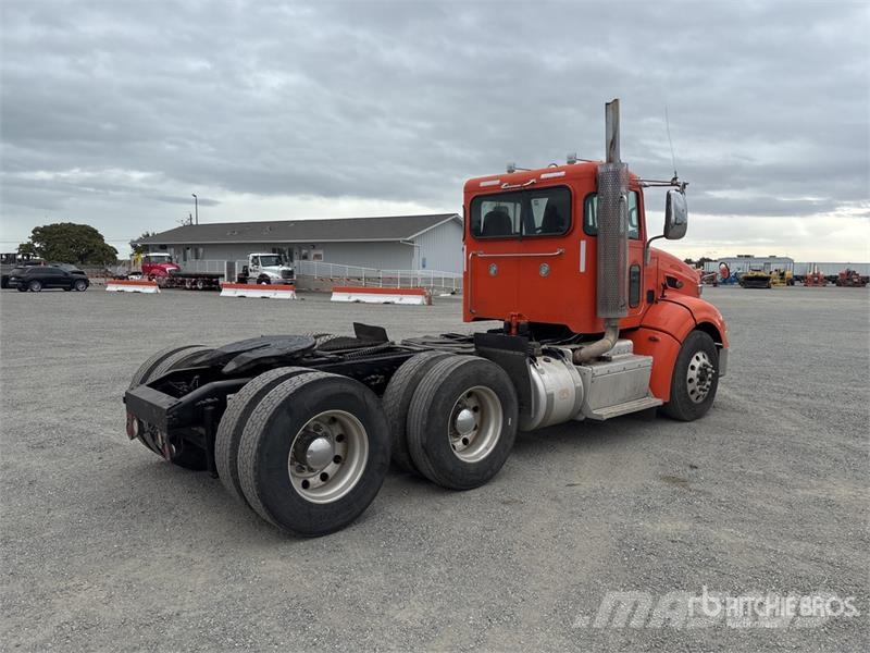 Peterbilt 384 Autotractoare