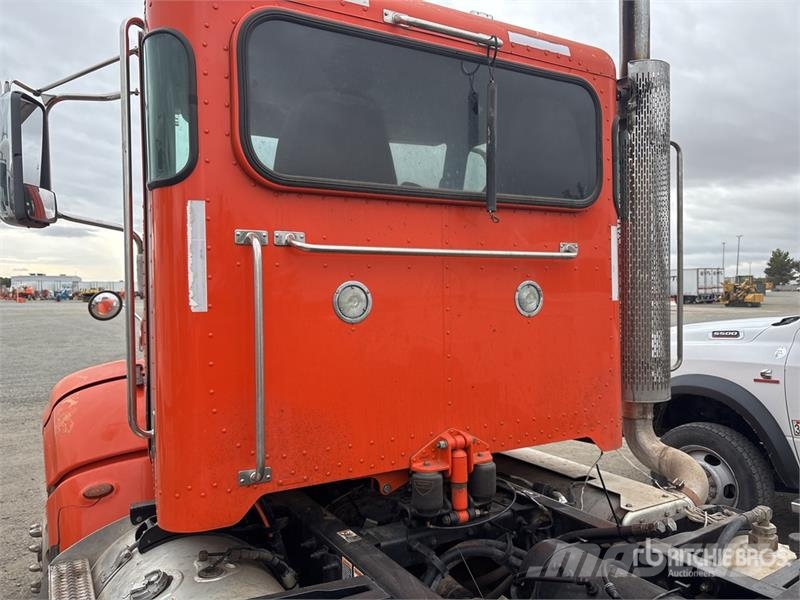 Peterbilt 384 Autotractoare