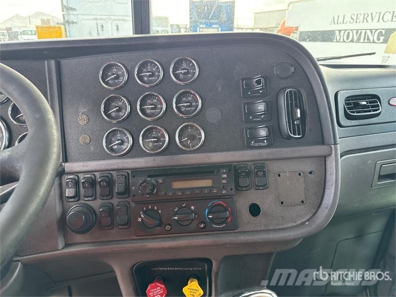 Peterbilt 384 Tractor Units