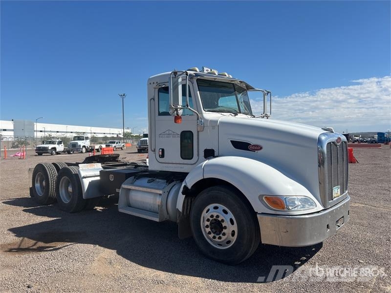 Peterbilt 384 Vlačilci