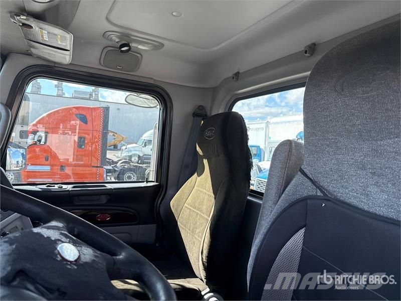 Peterbilt 384 Tractor Units