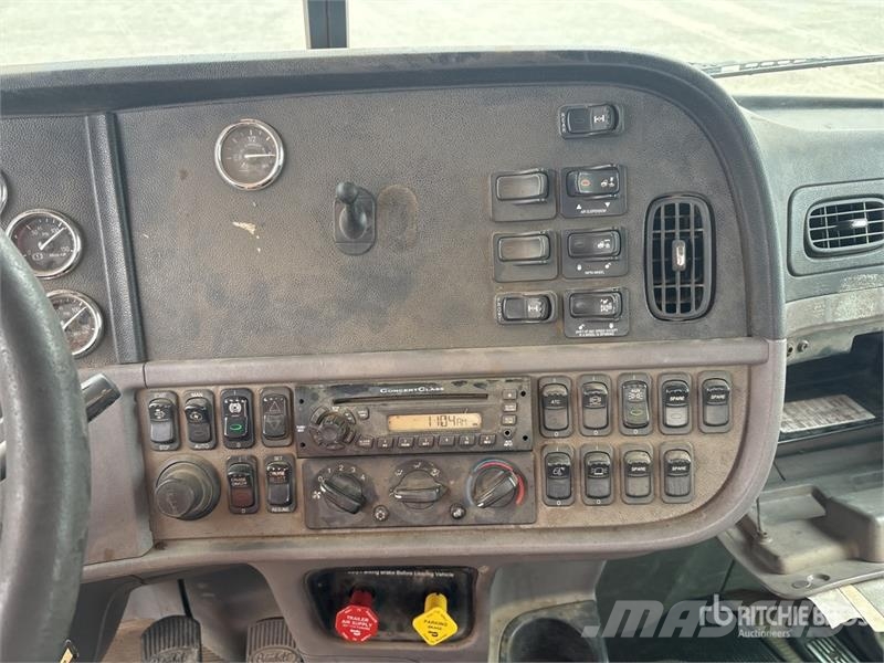 Peterbilt 384 Autotractoare