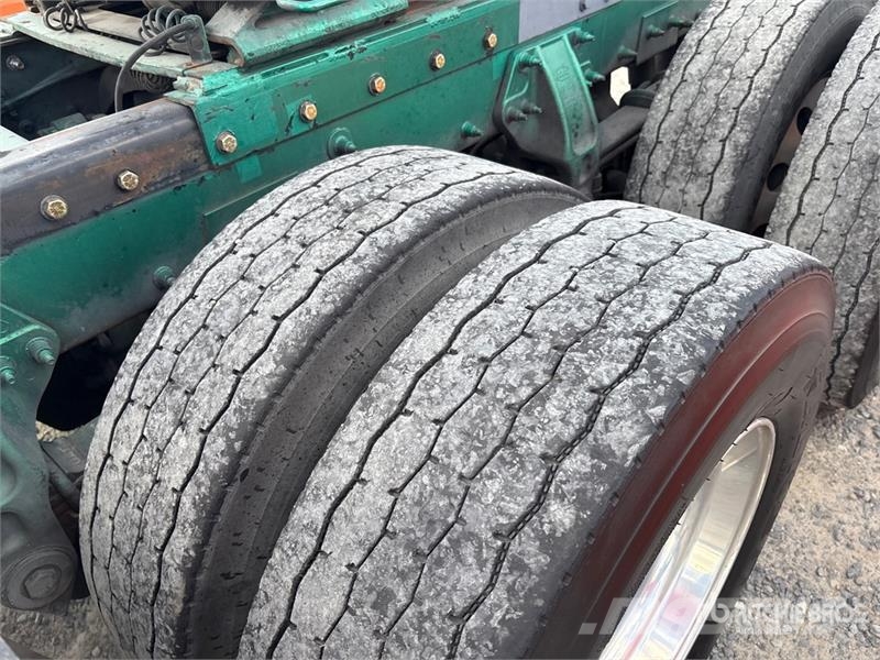 Peterbilt 384 Tractor Units