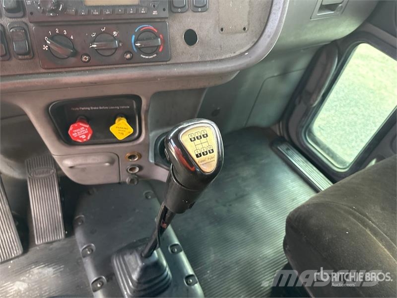 Peterbilt 384 Tractor Units