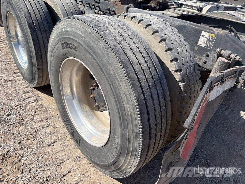 Peterbilt 384 Traktorske jedinice