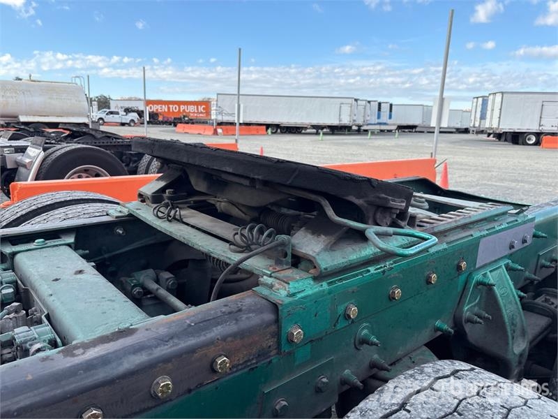 Peterbilt 384 Tractor Units
