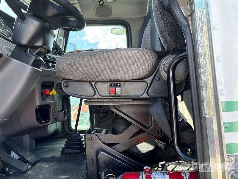 Peterbilt 384 Tractor Units