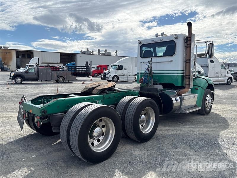 Peterbilt 384 Tegljači