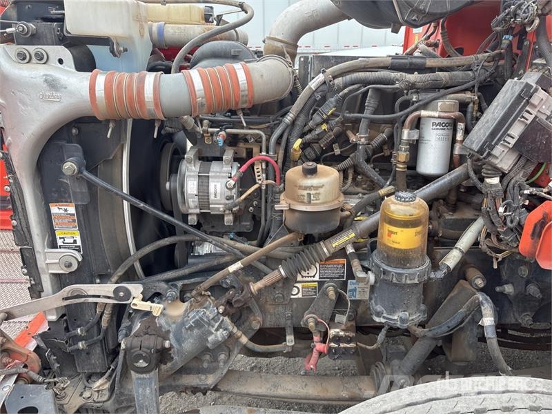 Peterbilt 384 Autotractoare