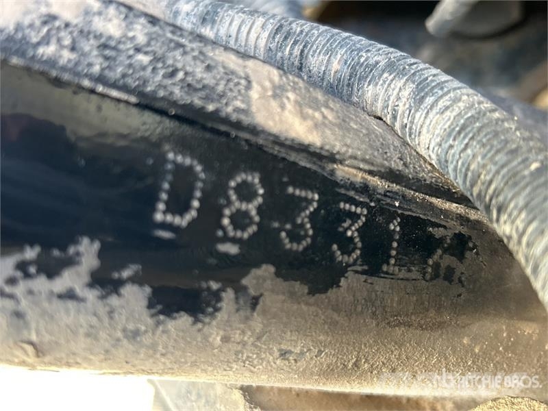 Peterbilt 385 中古トラクターヘッド | トレーラーヘッド