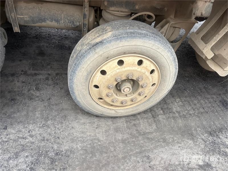 Peterbilt 385 8x4 Tri/A Dump Truck Kiper tovornjaki