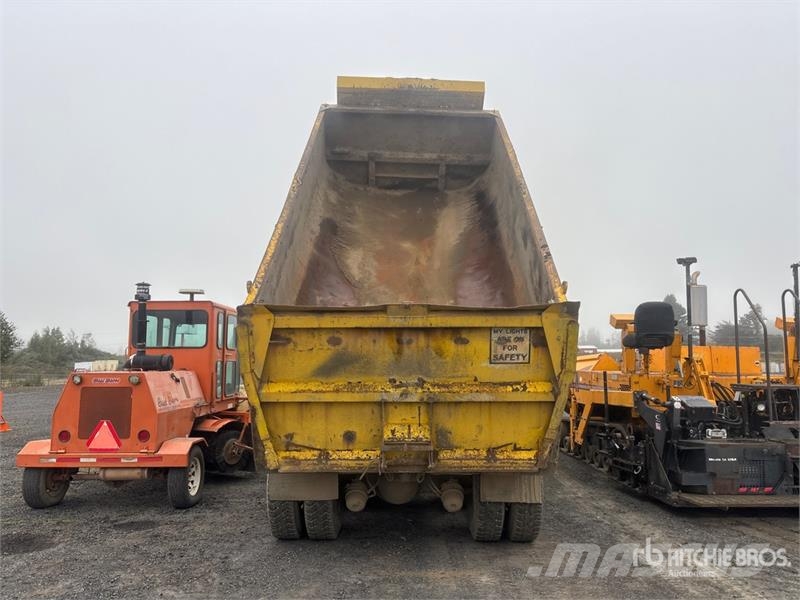 Peterbilt 385 8x4 Tri/A Dump Truck Kiper tovornjaki