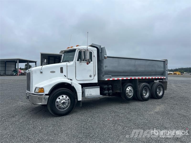 Peterbilt 385 8x4 Tri/A Dump Truck Самоскиди