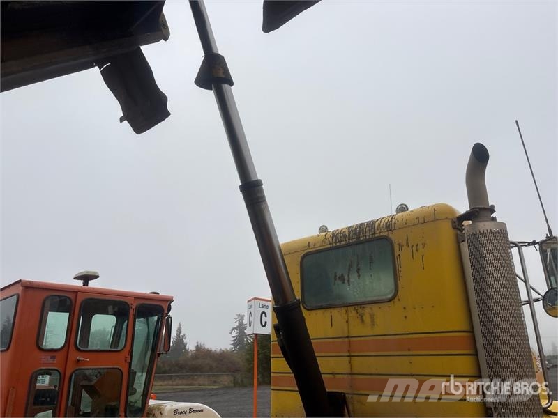 Peterbilt 385 8x4 Tri/A Dump Truck Kiper tovornjaki