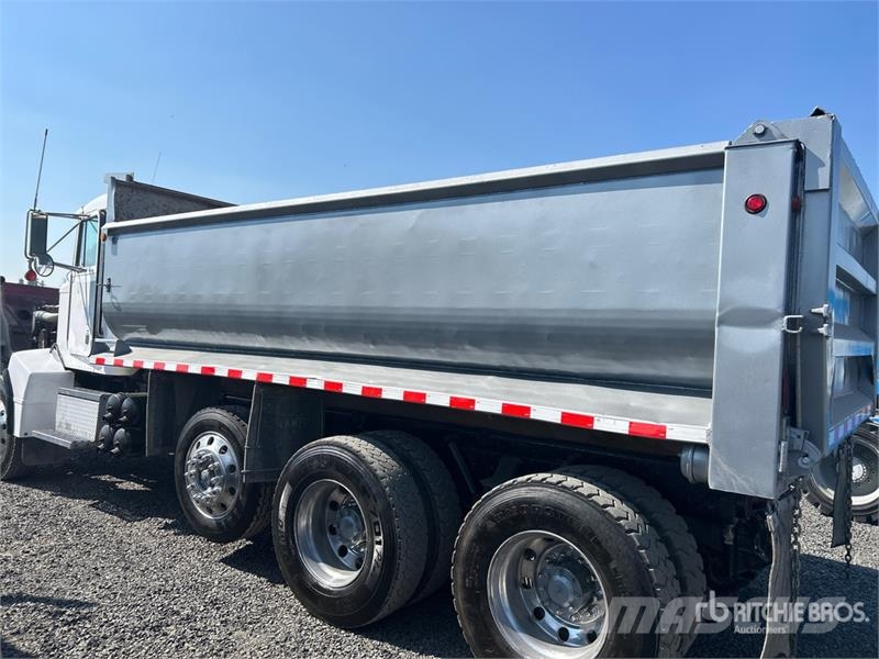 Peterbilt 385 8x4 Tri/A Dump Truck Самоскиди