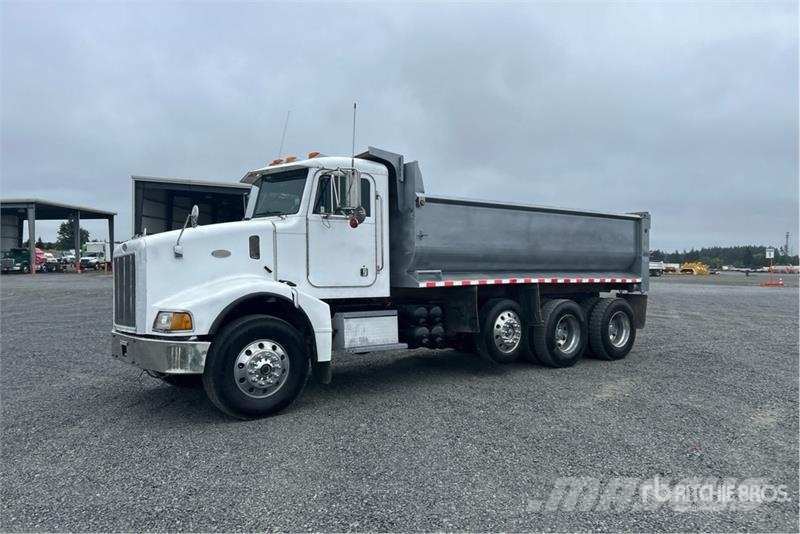 Peterbilt 385 8x4 Tri/A Dump Truck Самоскиди