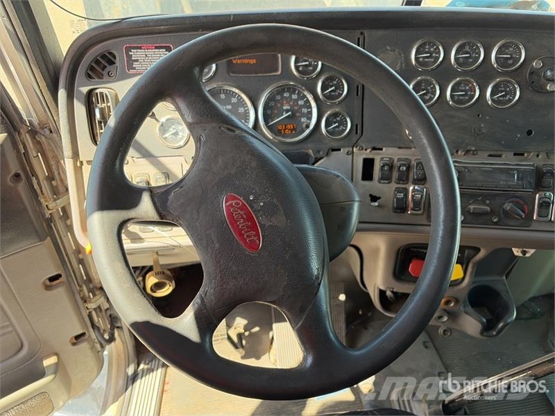 Peterbilt 386 Sadulveokid