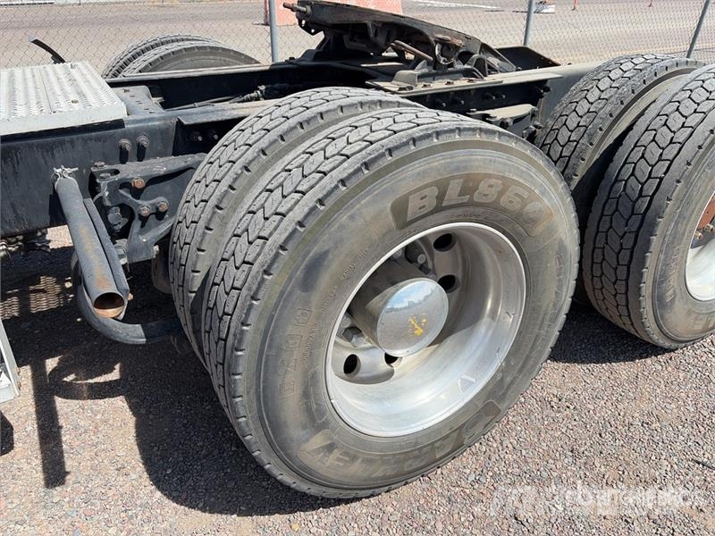 Peterbilt 386 Sadulveokid