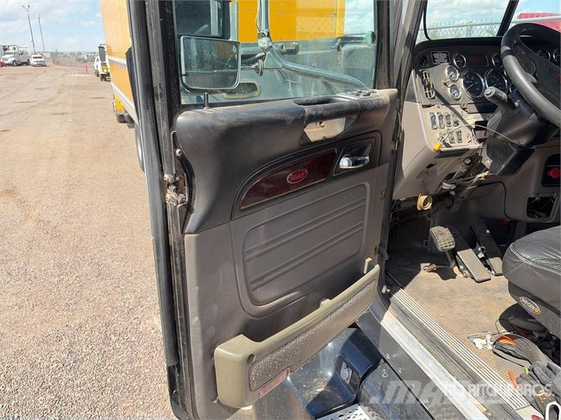 Peterbilt 386 Sadulveokid