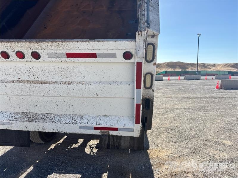 Peterbilt 386 8x4 Tri/A Dump Truck Tippbil
