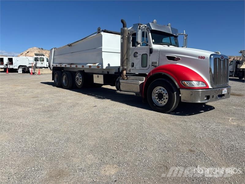 Peterbilt 386 8x4 Tri/A Dump Truck Tippbil