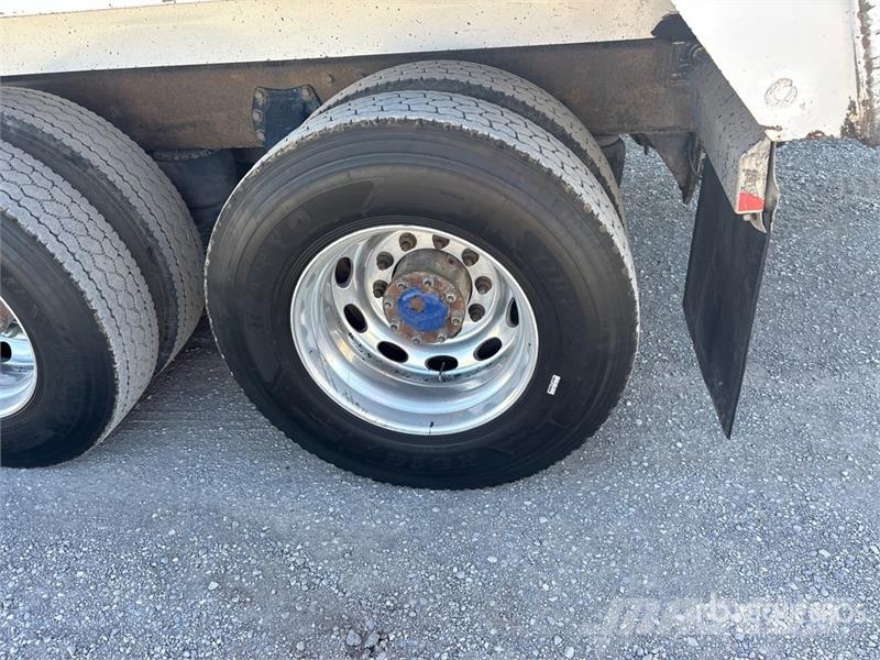 Peterbilt 386 8x4 Tri/A Dump Truck Tippbil