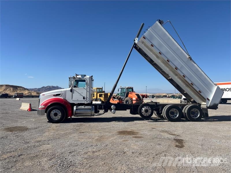 Peterbilt 386 8x4 Tri/A Dump Truck Tippbil