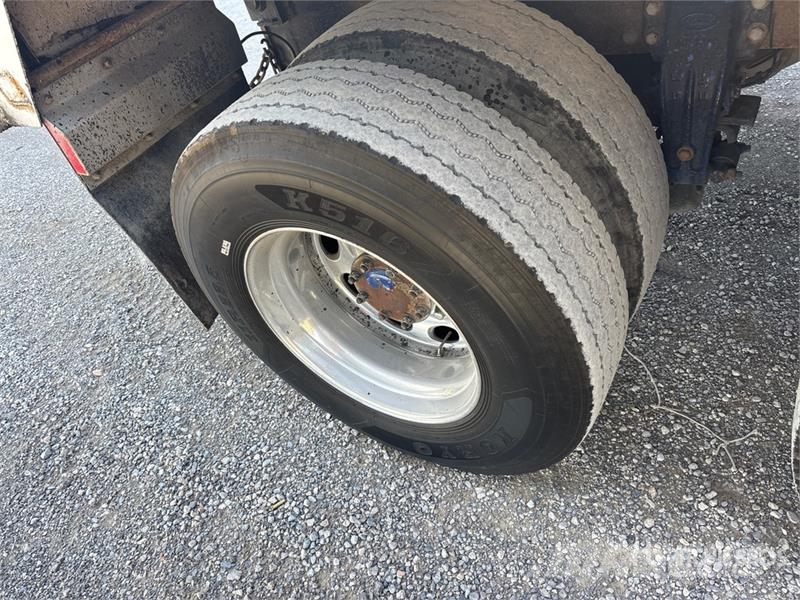 Peterbilt 386 8x4 Tri/A Dump Truck Tippbil