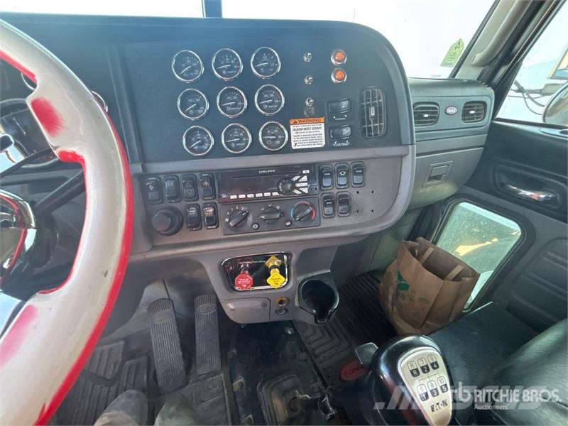 Peterbilt 386 8x4 Tri/A Dump Truck Tippbil