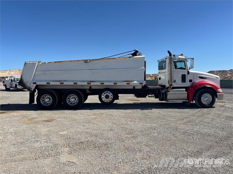 Peterbilt 386 8x4 Tri/A Dump Truck Tippbil