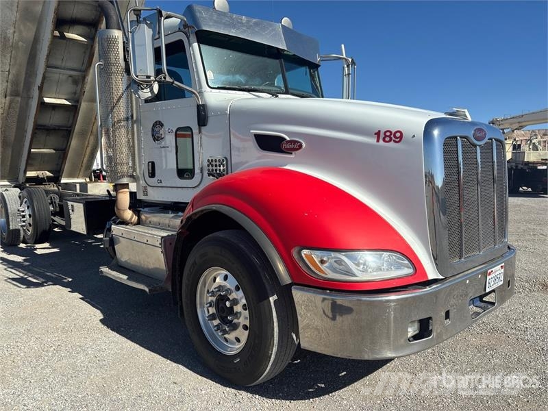Peterbilt 386 8x4 Tri/A Dump Truck Tippbil